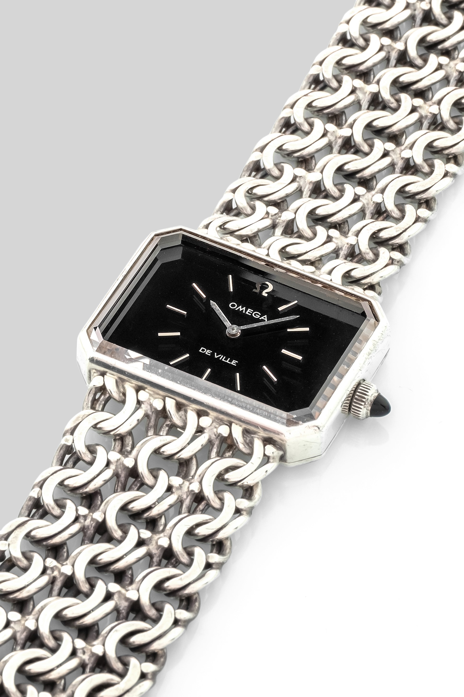 Omega - Emerald Jeux D'argent in Argento 925 Design "grima", Carica Manuale, Circa 1970