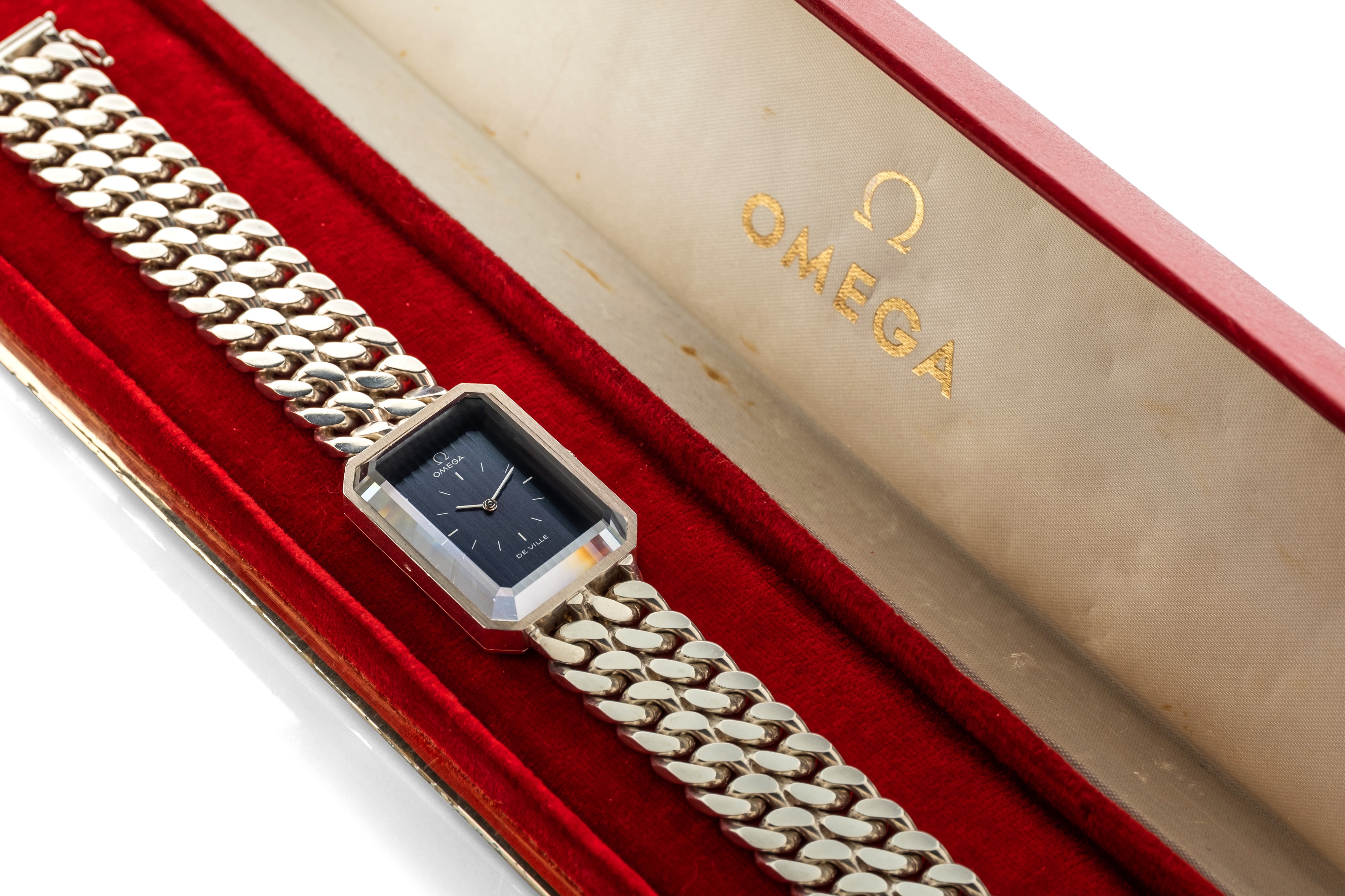 Omega - Emerald Jeux D'argent in Argento 925 Design "grima", Carica Manuale, Circa 1970