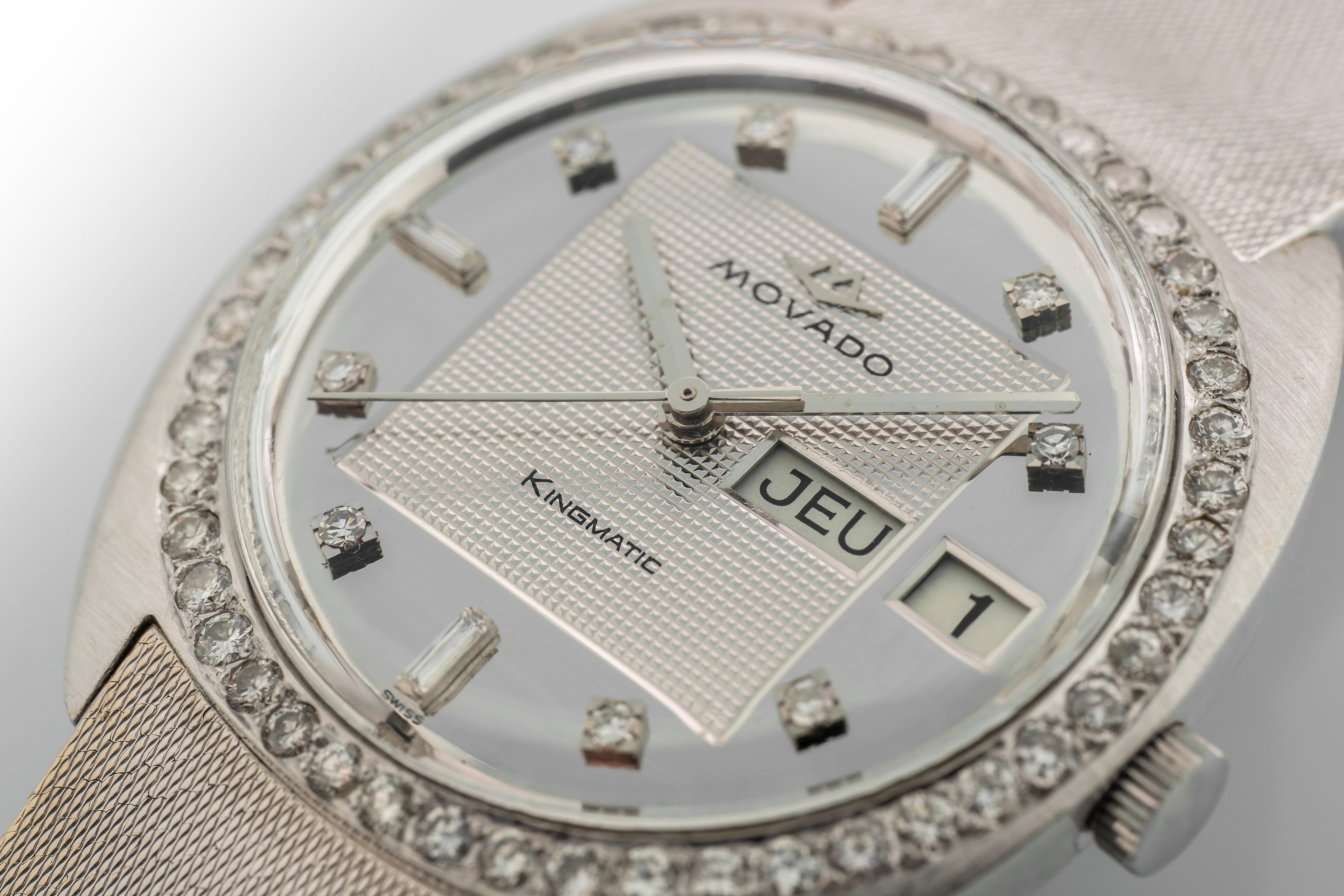 Movado - King Matic in Oro Bianco 18k con Quadrante Specchiato e Ghiera con Diamanti, Circa 1950