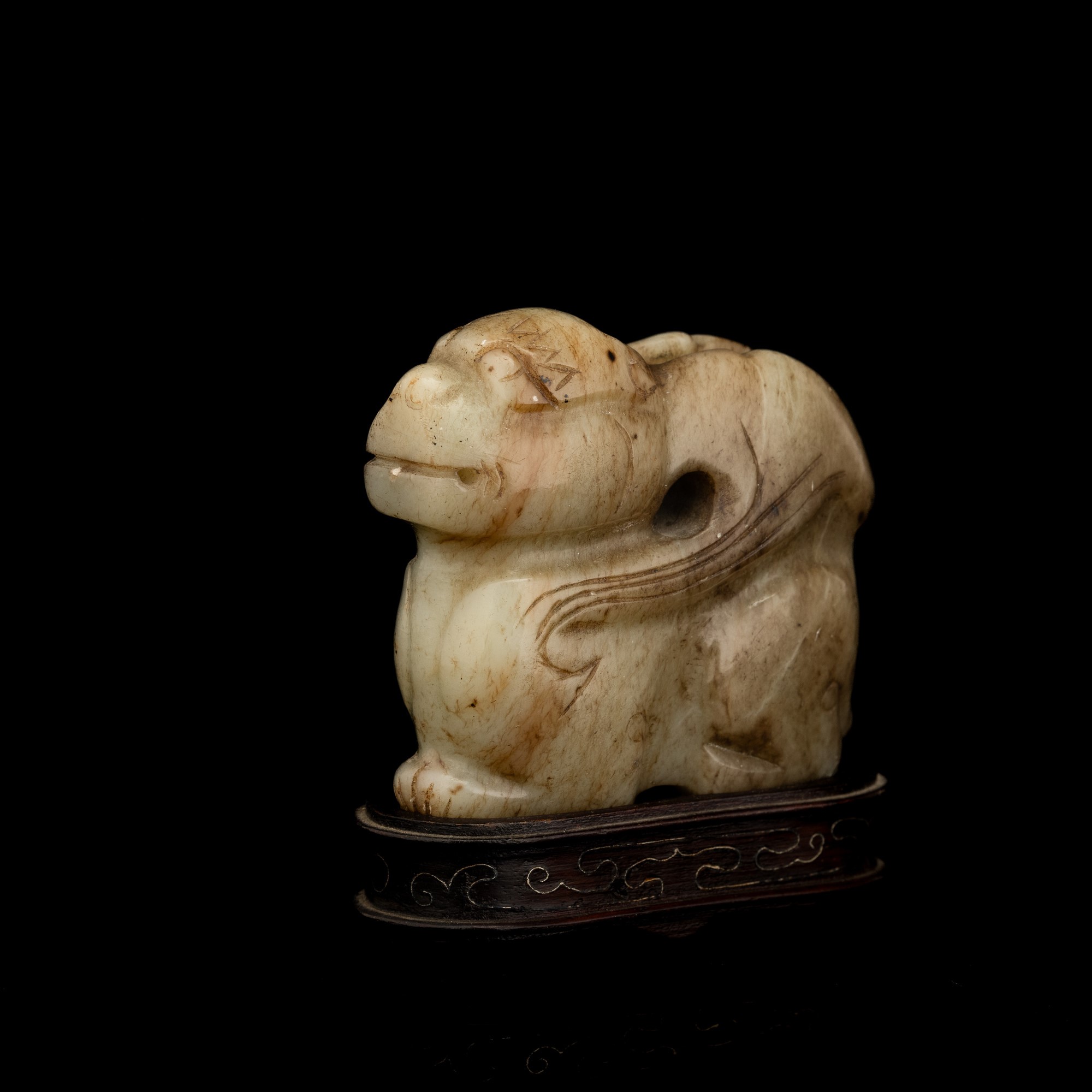 Figura in Giada Scolpita Raffigurante Leone, Cina, Dinastia Qing, XIX Secolo