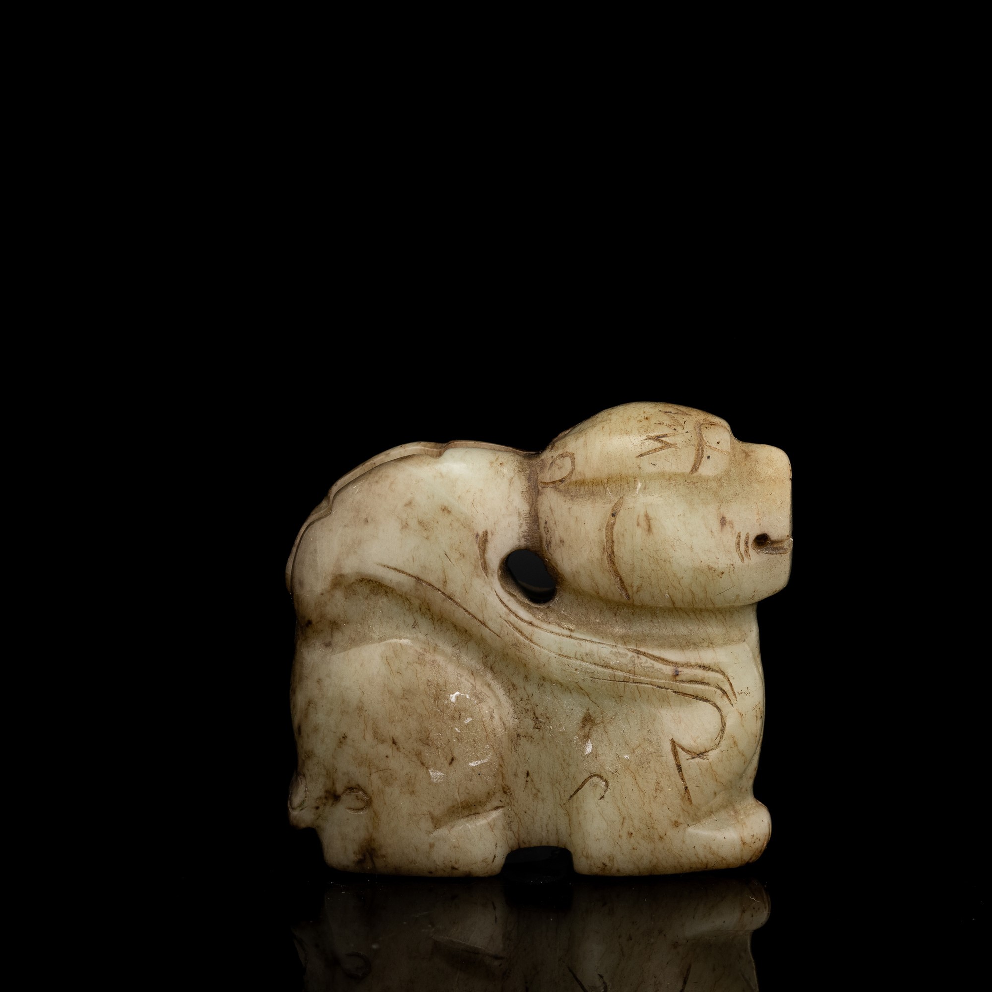 Figura in Giada Scolpita Raffigurante Leone, Cina, Dinastia Qing, XIX Secolo