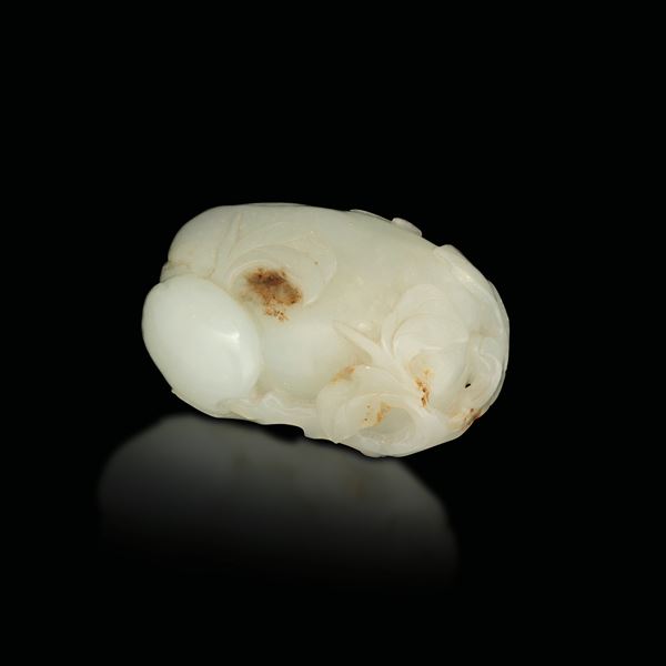 Elemento in giada russet scolpito con motivi vegetali, Cina, Dinastia Qing, XIX secolo
