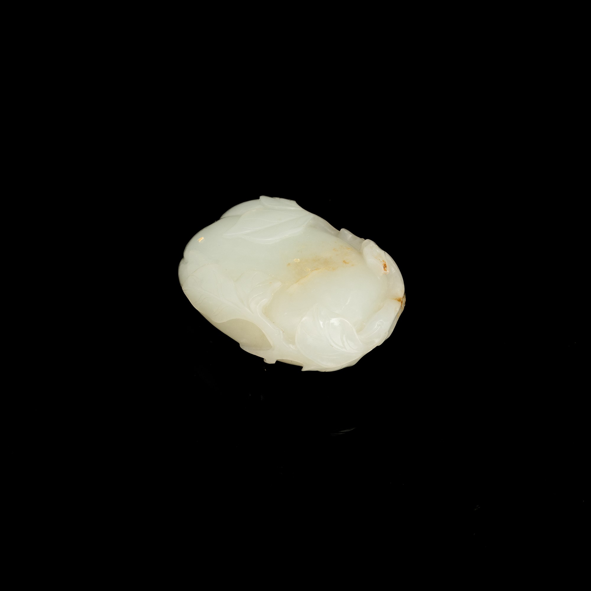 Elemento in Giada Russet Scolpito con Motivi Vegetali, Cina, Dinastia Qing, XIX Secolo