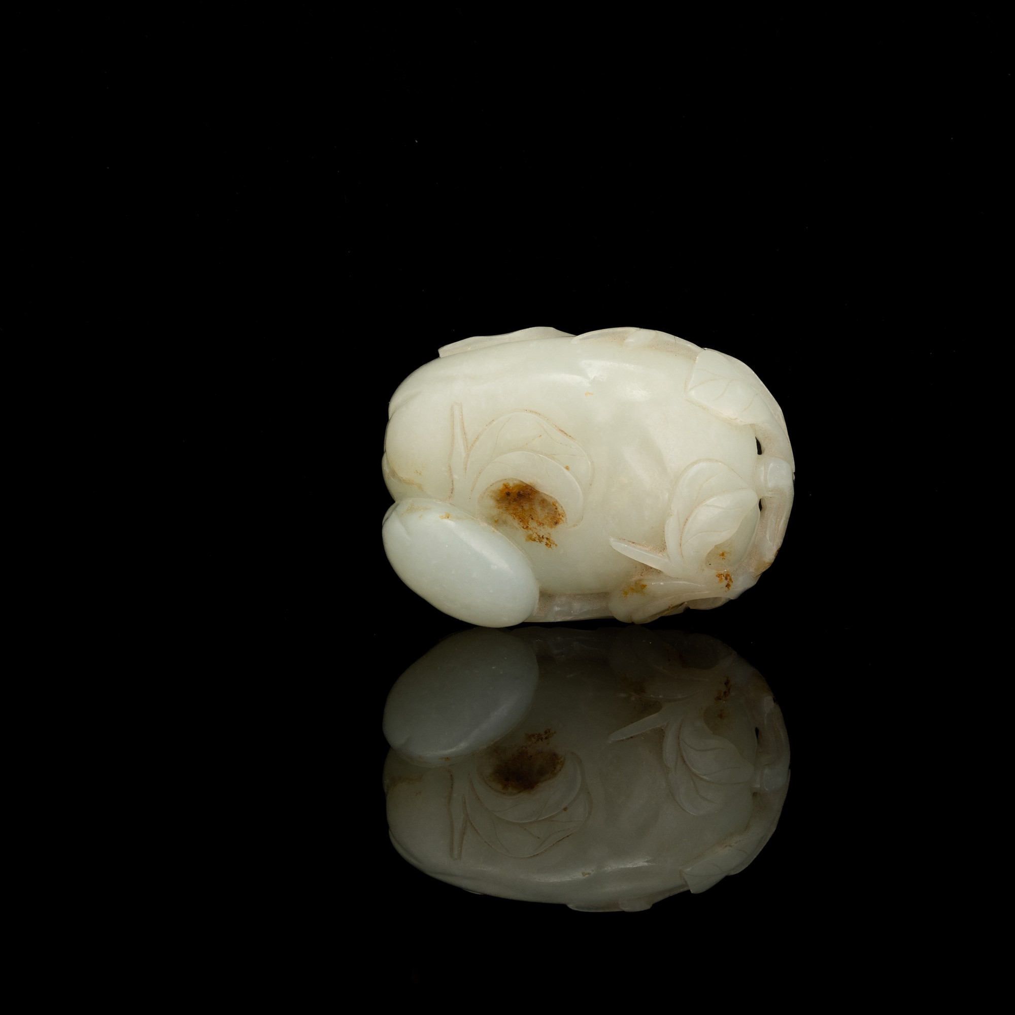 Elemento in Giada Russet Scolpito con Motivi Vegetali, Cina, Dinastia Qing, XIX Secolo