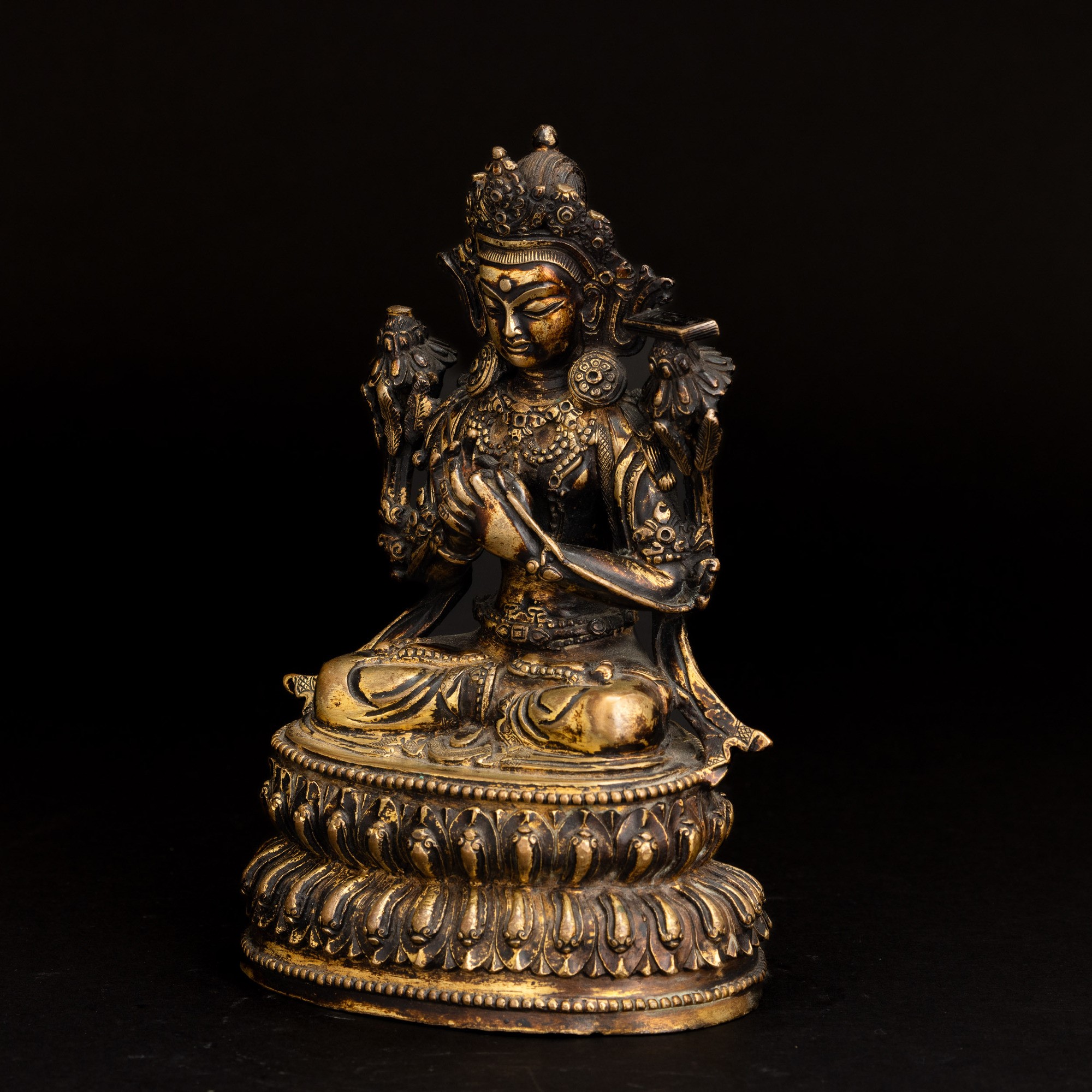 Figura di Vajradhara Seduto su Doppio Fiore di Loto in Bronzo Dorato, Tibet, XIX Secolo