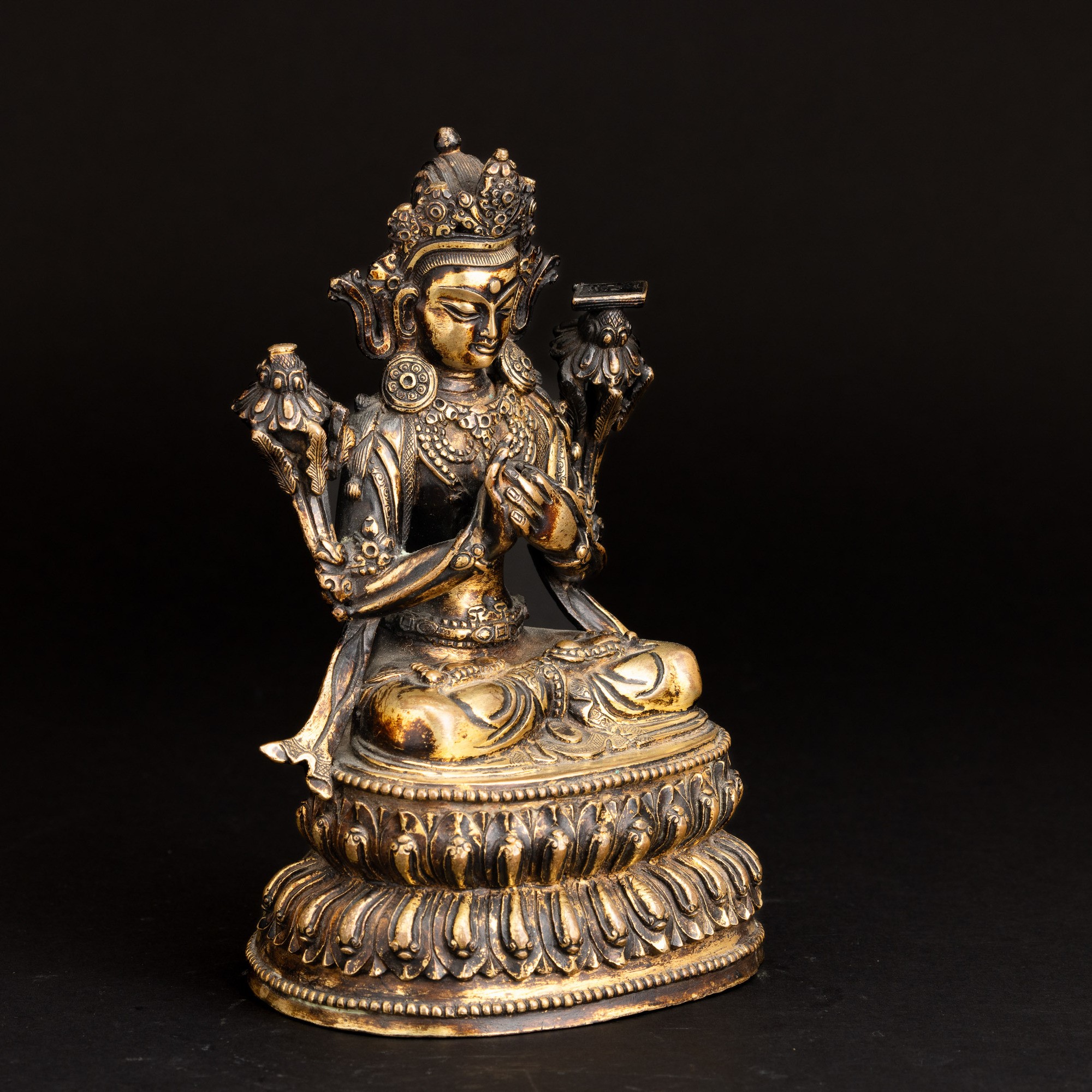 Figura di Vajradhara Seduto su Doppio Fiore di Loto in Bronzo Dorato, Tibet, XIX Secolo