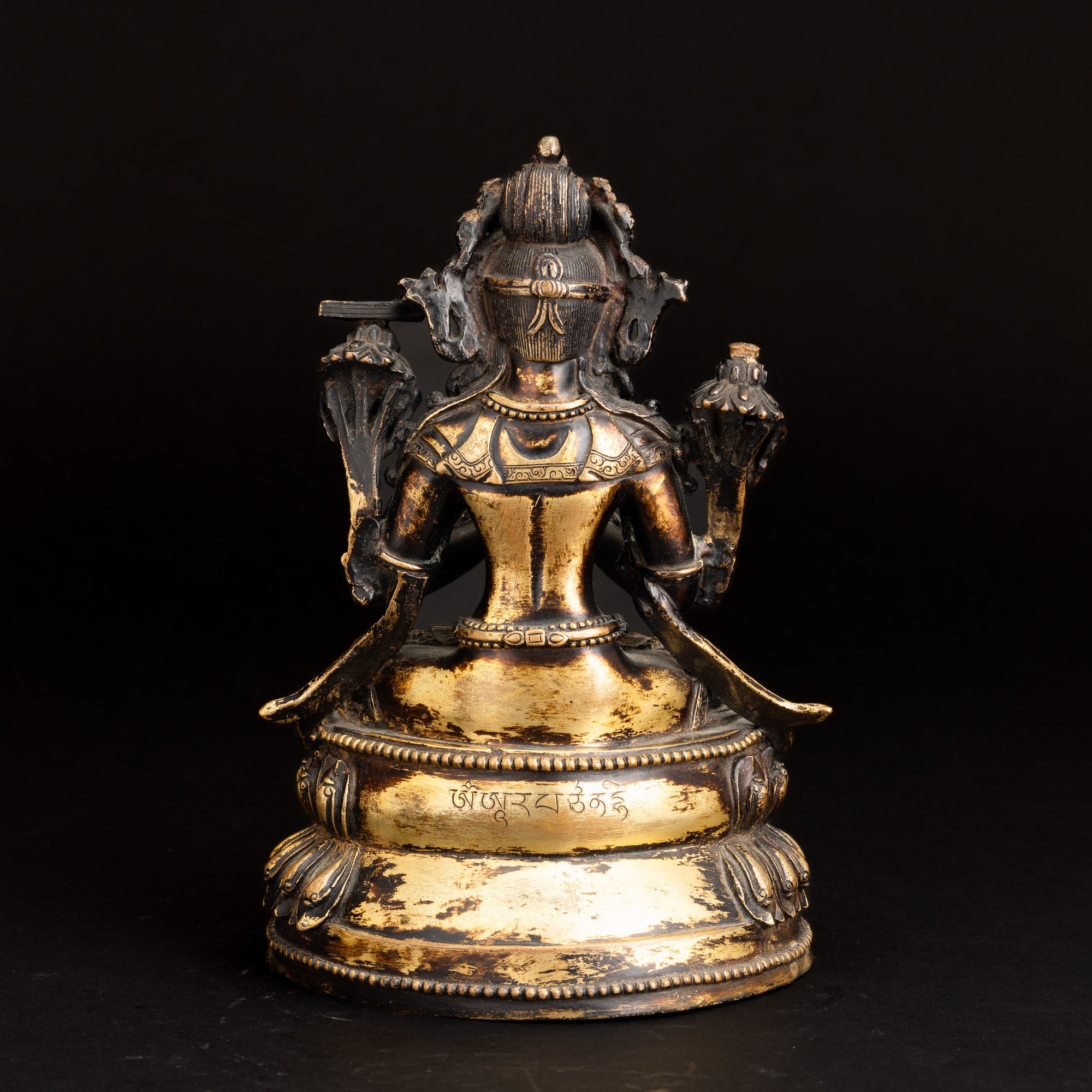 Figura di Vajradhara Seduto su Doppio Fiore di Loto in Bronzo Dorato, Tibet, XIX Secolo