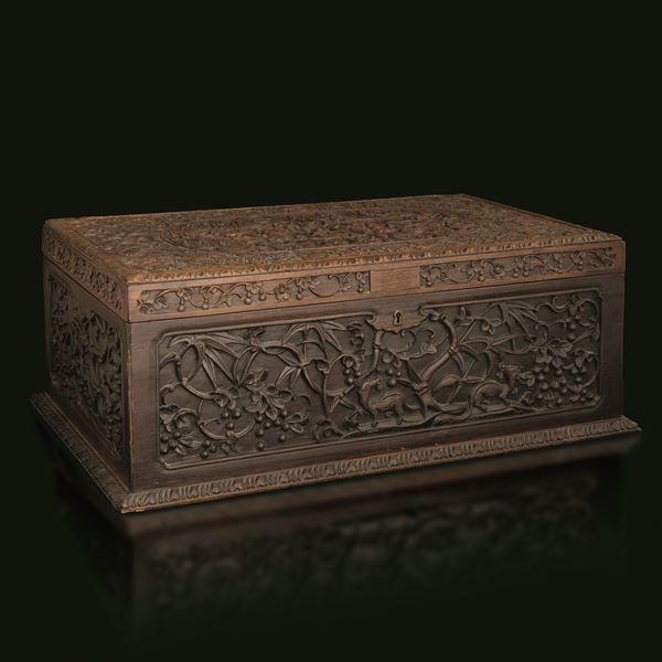 Carved wooden box with naturalistic motifs, China, start of 19th century