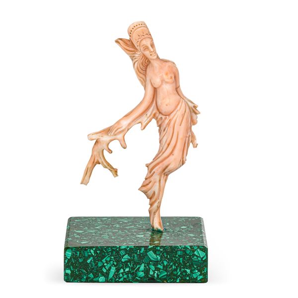 Figura femminile. Firmata Parlati, Napoli XX-XXI secolo