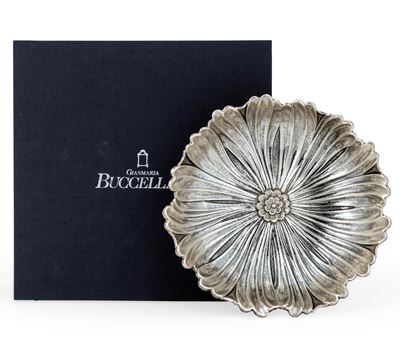 Buccellati (attrib.), Ciotola a forma di fiore, argento 925 fuso e sagomato, Italia XX-XXI secolo