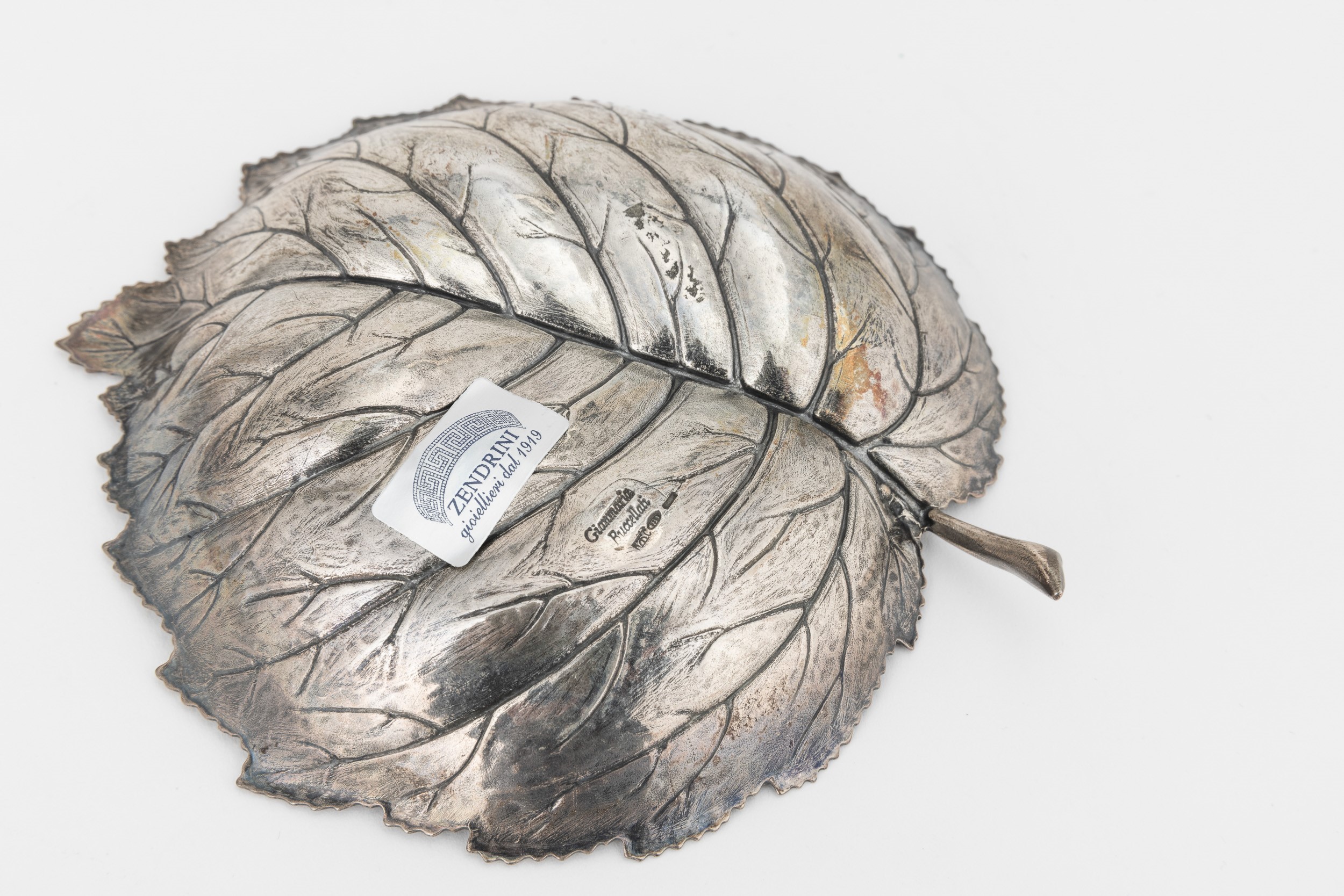 Buccellati, Ciotola a forma di foglia in argento 925 (Maison Gianmaria Buccellati), XX-XXI secolo
