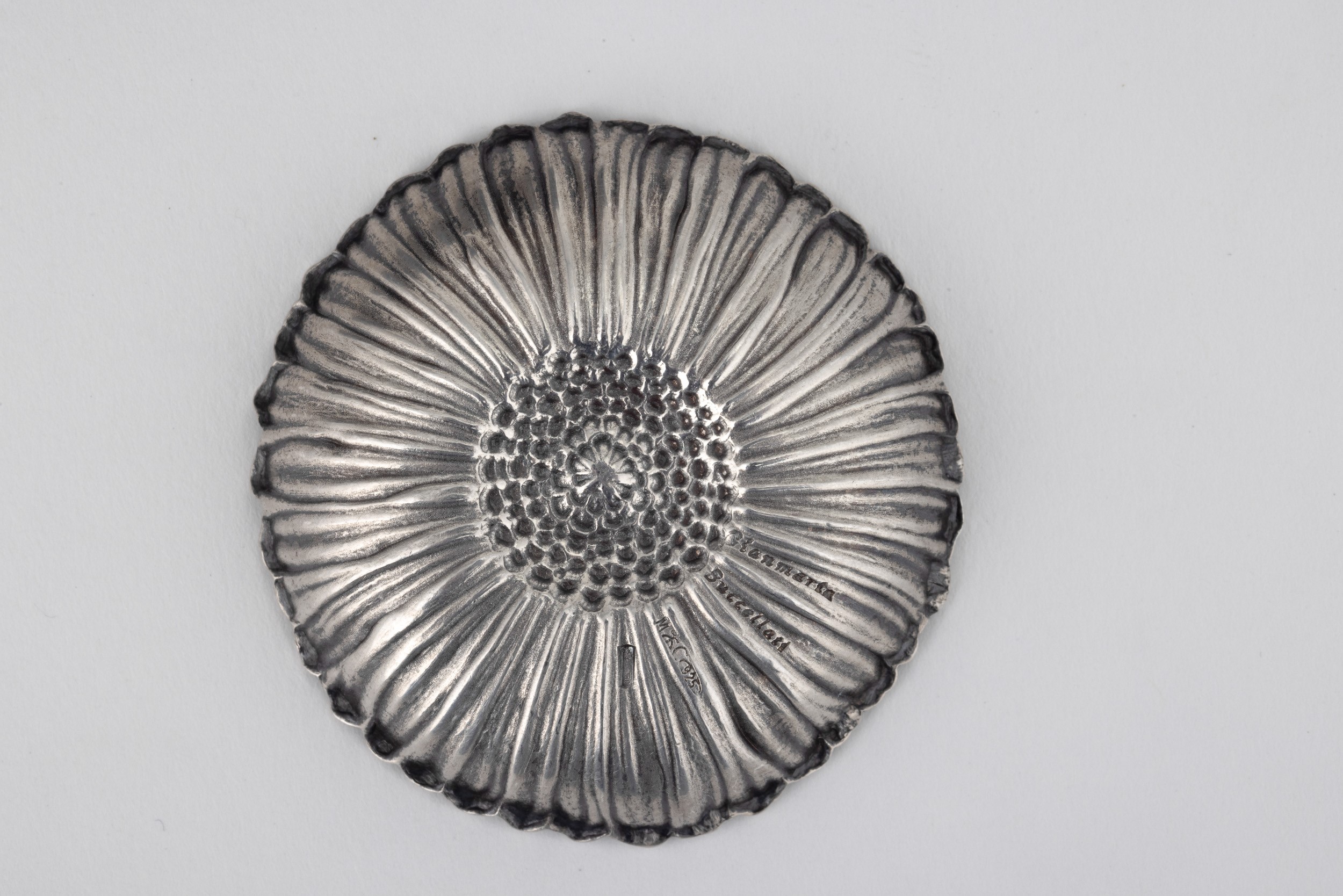 Gruppo di quattro segnaposto a forma di fiori e foglie, argento 925, Gianmaria Buccellati (Maison...