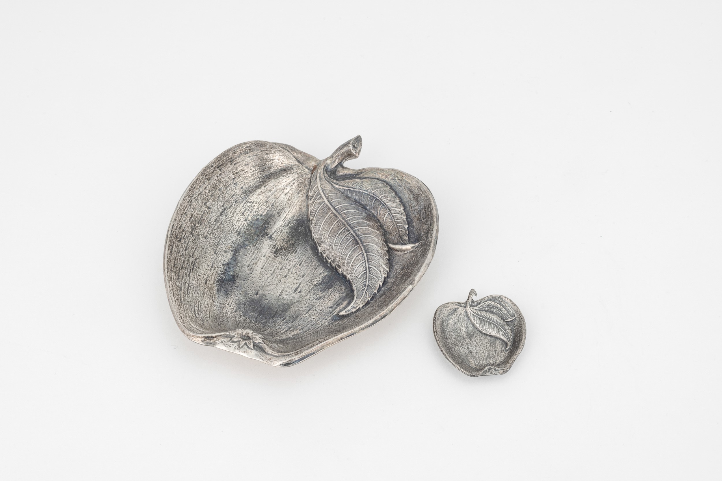 Buccellati, Piatto da pane e segnaposto (argento 925), Clementi Bologna, XX-XXI secolo