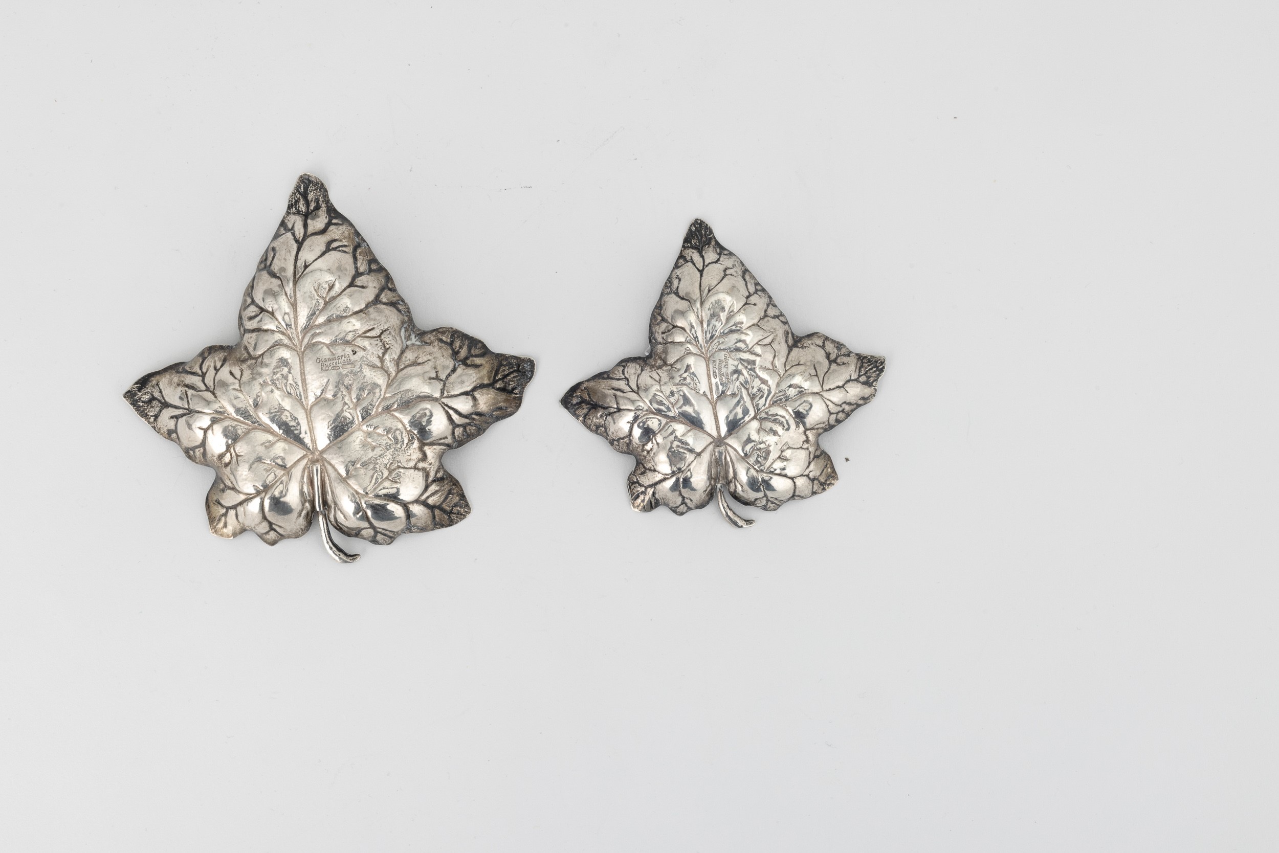 Clementi Bologna, due foglie in argento 925 fuso e sagomato, Maison Gianmaria Buccellati, XX-XXI ...