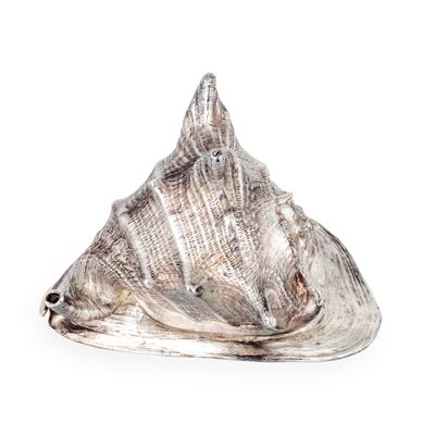 Mario Buccellati, Grande conchiglia rivestita in argento con etichetta a scudo, Italia, XX-XXI se...