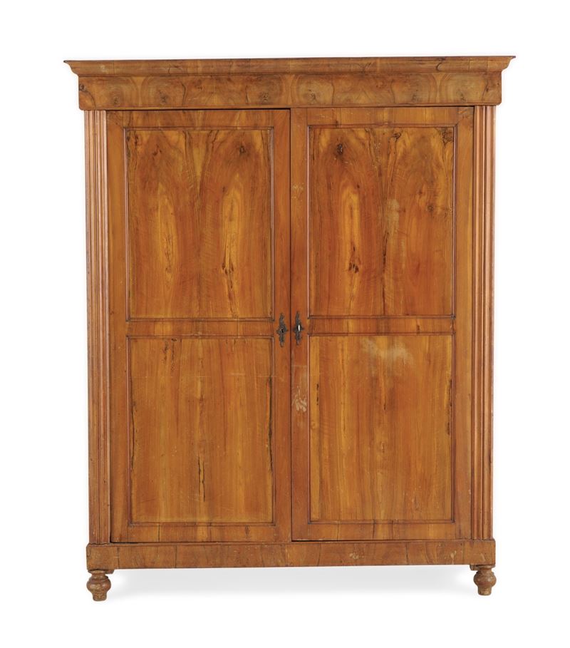 Armadio lastronto in noce a due ante. XIX-XX secolo  - Auction Antiques - Cambi Casa d'Aste