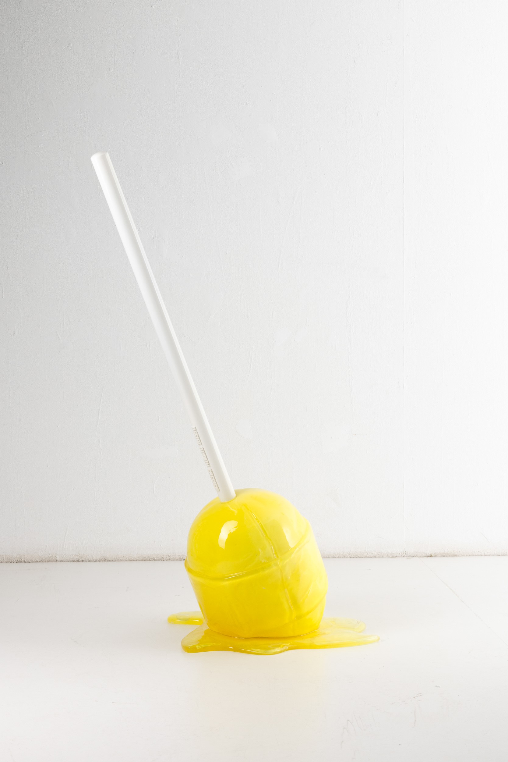Desire Obtain Cherish - Lemon Meltdown, scultura in resina