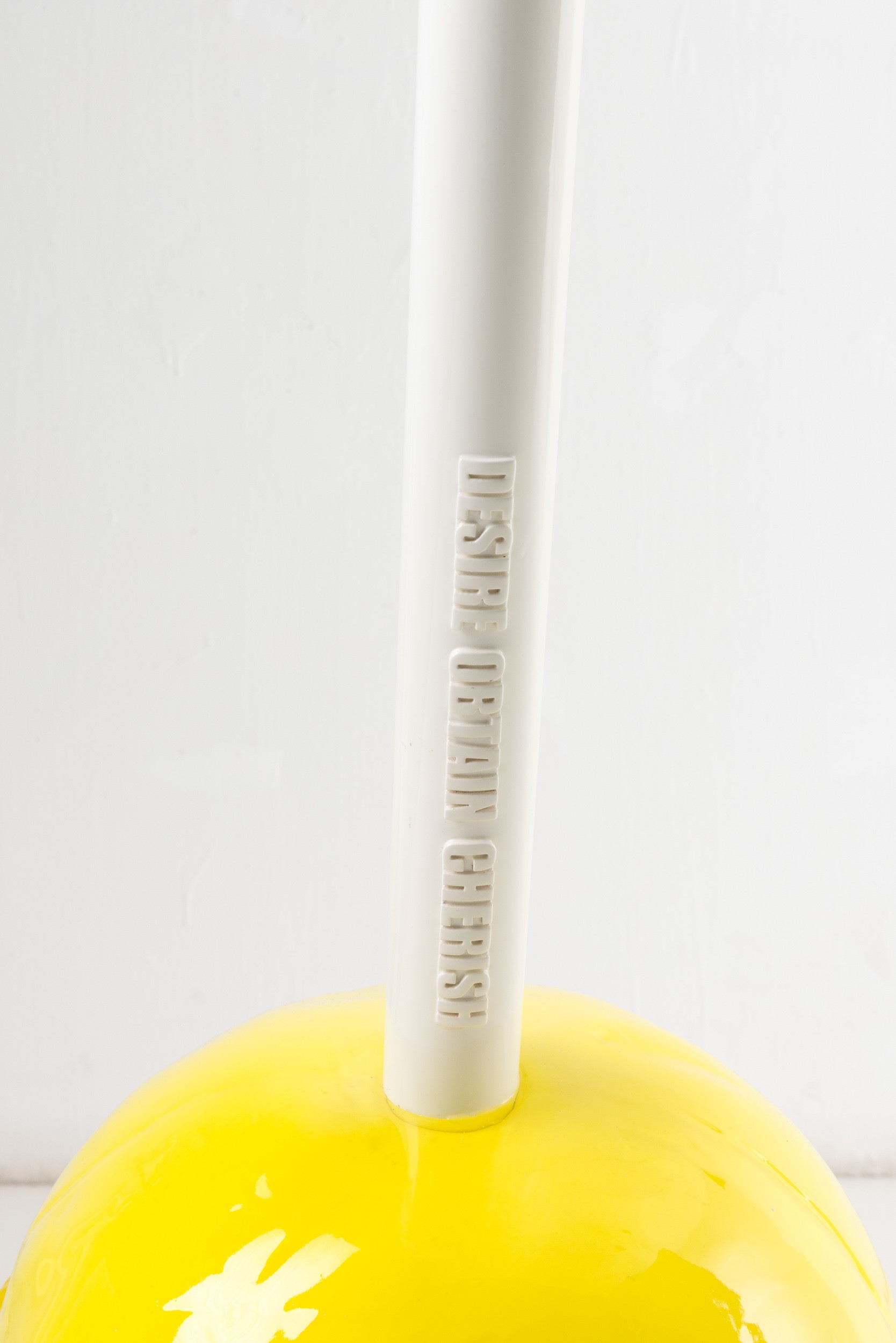 Desire Obtain Cherish - Lemon Meltdown, scultura in resina