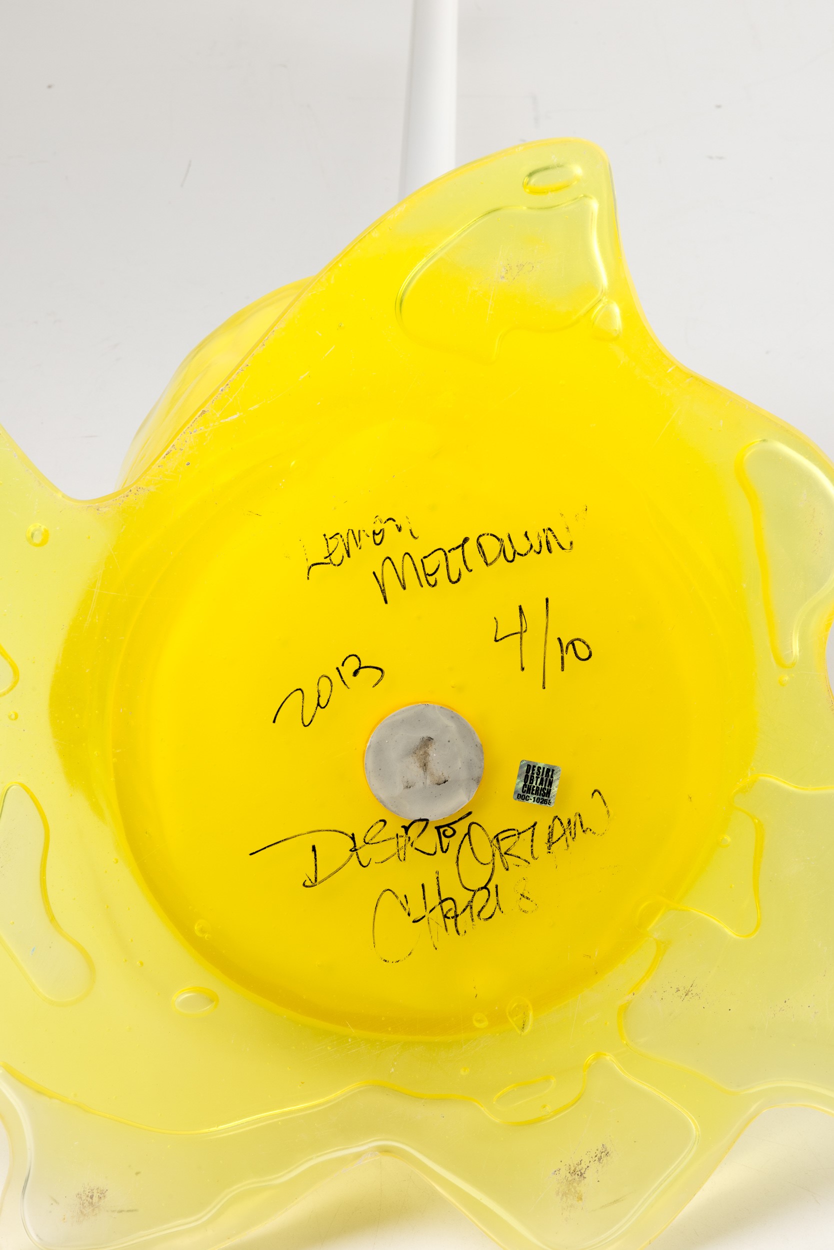 Desire Obtain Cherish - Lemon Meltdown, scultura in resina