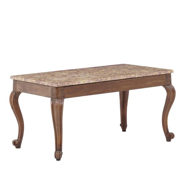 Tavolino in legno con piano in marmo