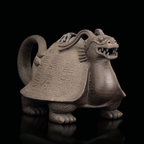 Grande incensiere in grès raffigurante drago con iscrizioni incise, Cina, XX secolo