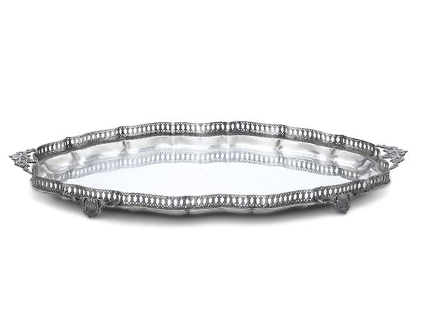 Vassoio. Argenteria italiana del XX secolo, argentiere Cesa, Alessandria