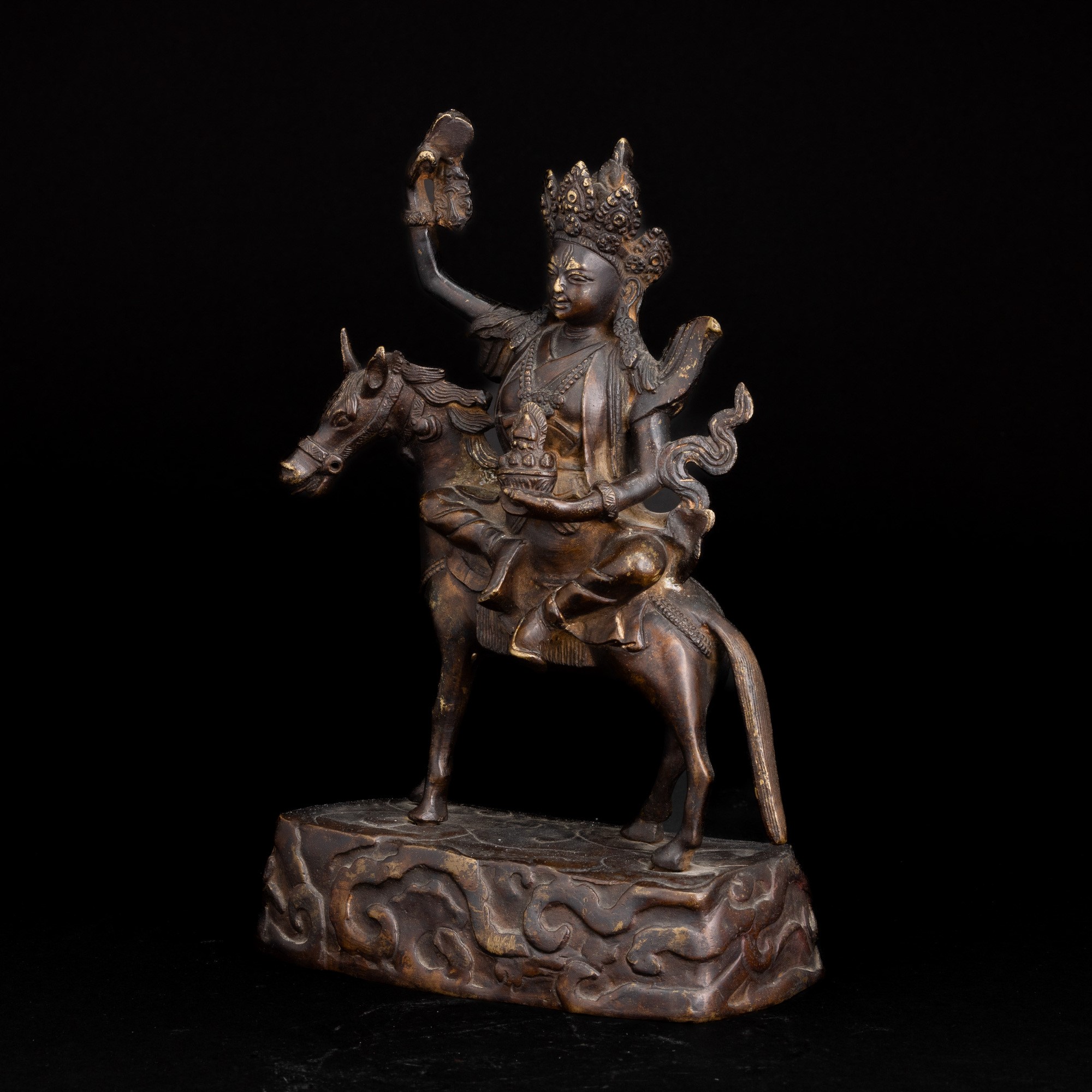 Figura in Bronzo Raffigurante Tara su Cavallo con Tracce di Doratura, Cina, Dinastia Qing, Epoca ...