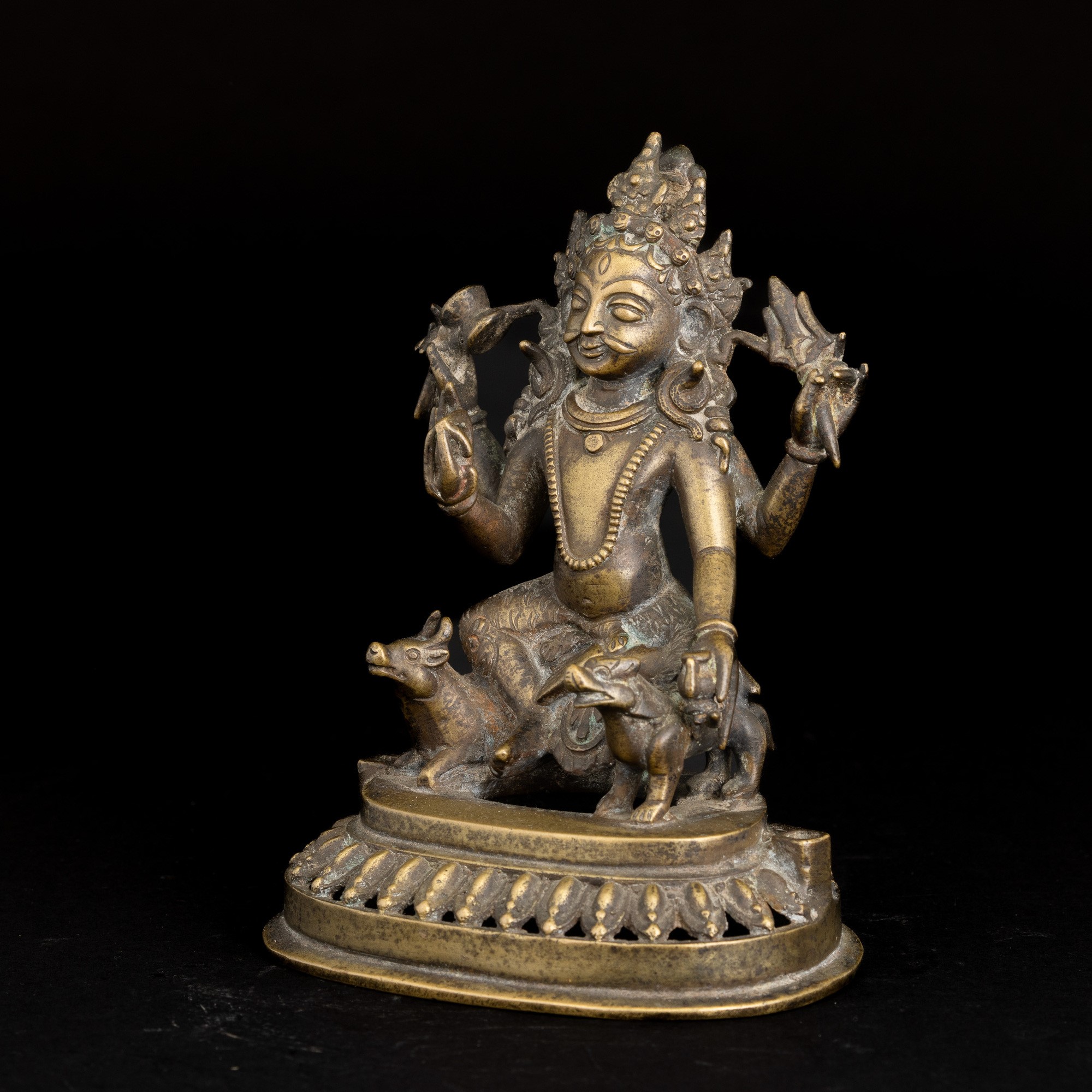 Figura di Bhairava su Fiore di Loto in Bronzo, Cina, Dinastia Qing, Epoca Qianlong (1736-1796)