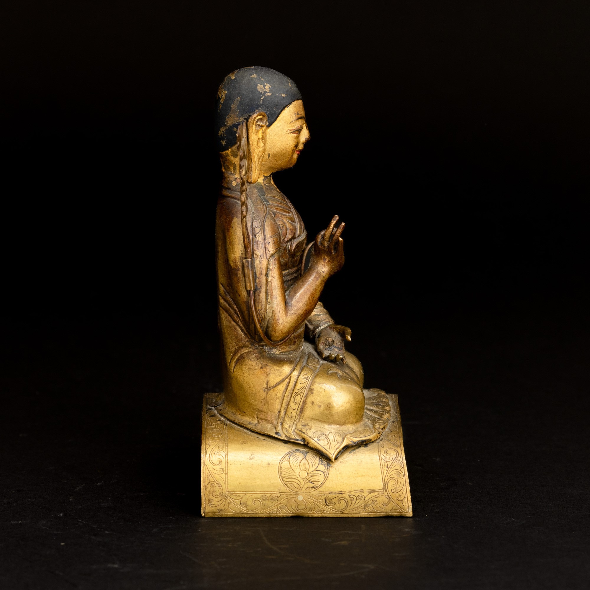 Figura di Monaco in Rame Dorato, Tibet, XVIII Secolo