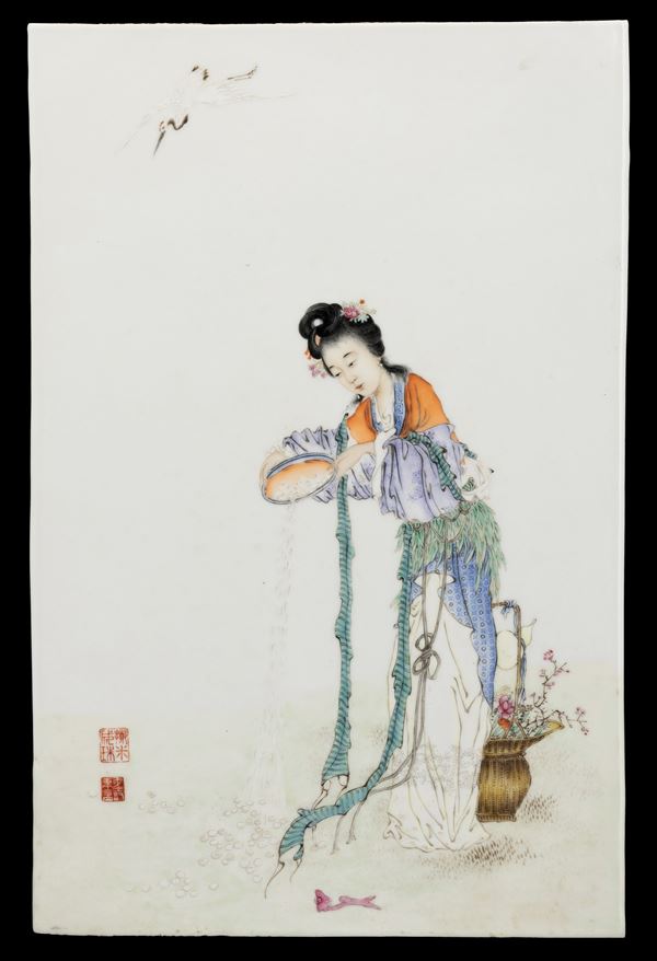 Placca in porcellana raffigurante fanciulla, marcata, Cina, XX secolo