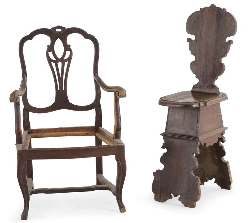 Lotto di una poltrona e un sgabello in legno  - Auction Antiquariato - Cambi Casa d'Aste