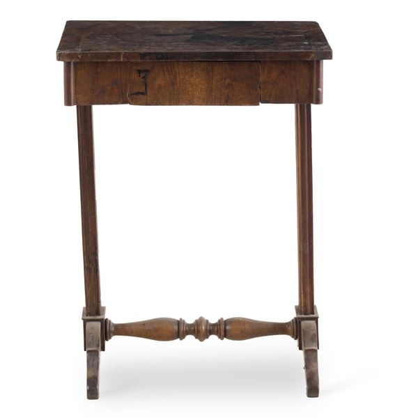 Tavolino da lavoro in legno