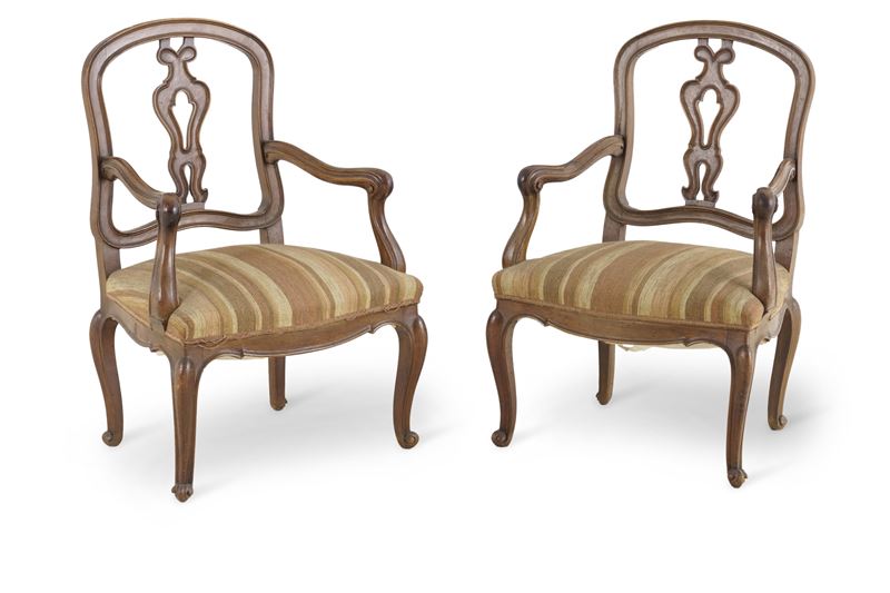 Coppia di poltrone stile Luigi XV. XIX-XX secolo  - Auction Antiquariato - Cambi Casa d'Aste