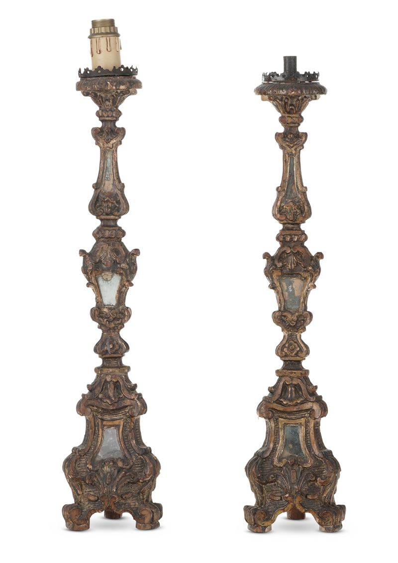 Coppia di torciere in legno intagliato. XVIII secolo  - Auction Antiquariato - Cambi Casa d'Aste