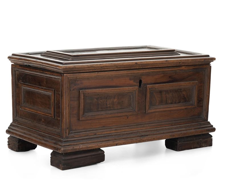 Cassina in noce. XVIII secolo  - Auction Antiquariato - Cambi Casa d'Aste