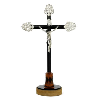 Croce da meditazione genovese, argento fuso a cera persa, sbalzato e cesellato, XVIII-XIX secolo