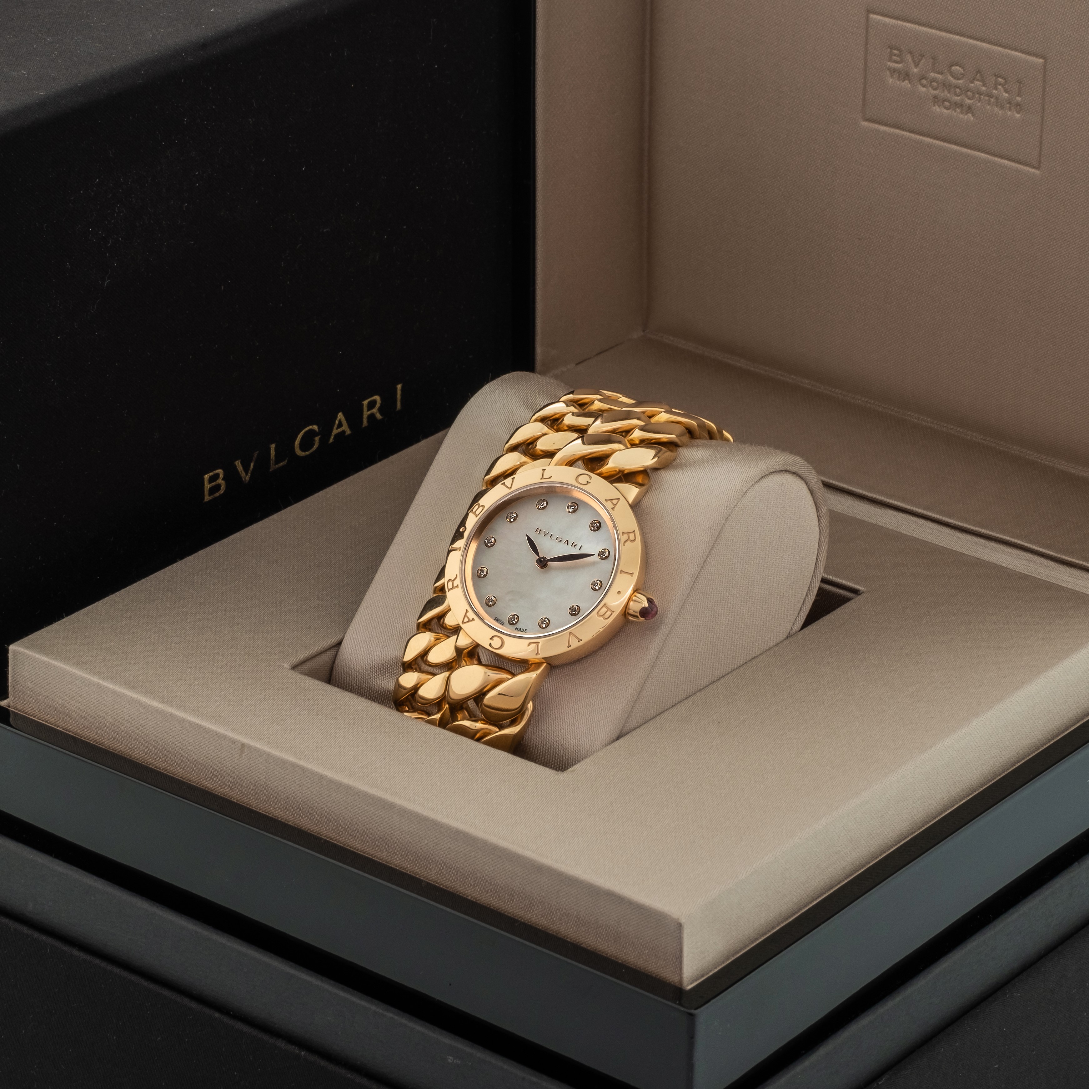 Bulgari in Oro Rosa 18k con Doppio Bracciale, Quadrante Madreperla, Circa 2010