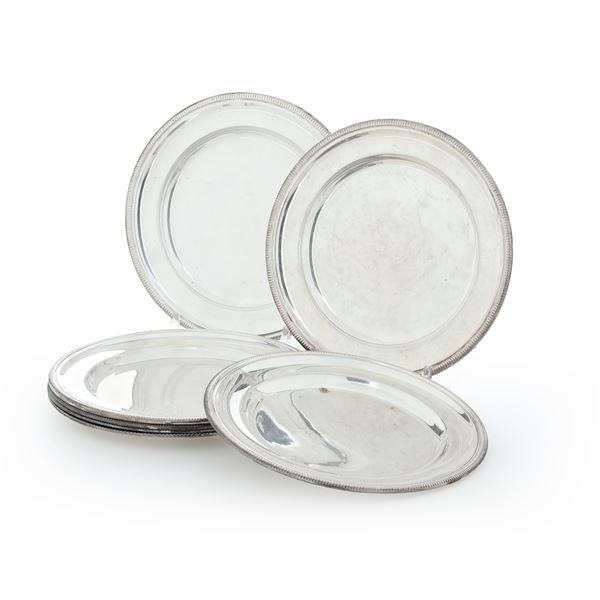 Lotto di 7 piattini in argento. Argenteria milanese del XX secolo, argentiere Giovanni Soldati