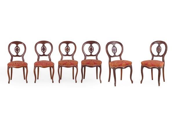 Sei sedie in legno intagliato. XIX secolo