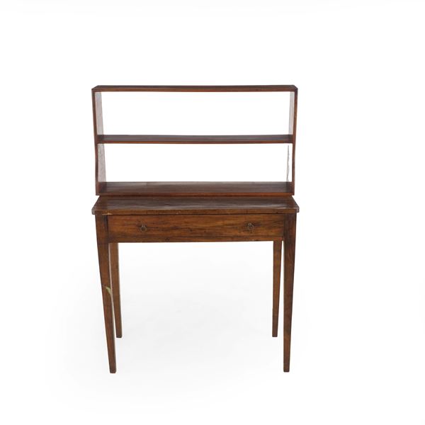 Piccolo scrittoio con alzata