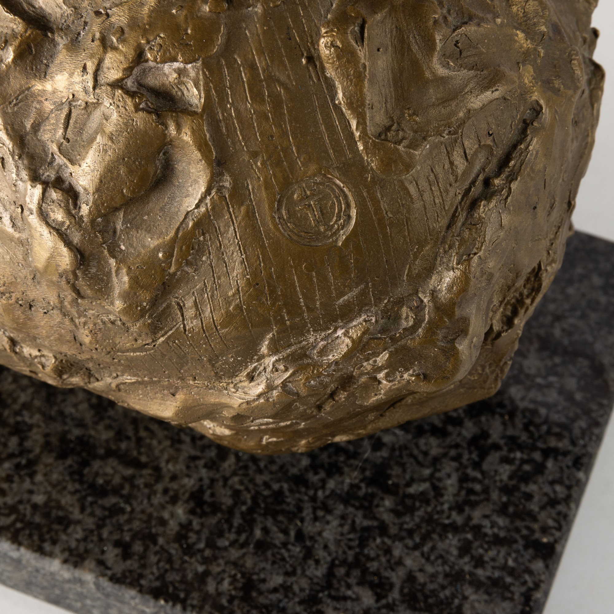 Giuliana Geronazzo - Purgatorio - scultura in bronzo dorato