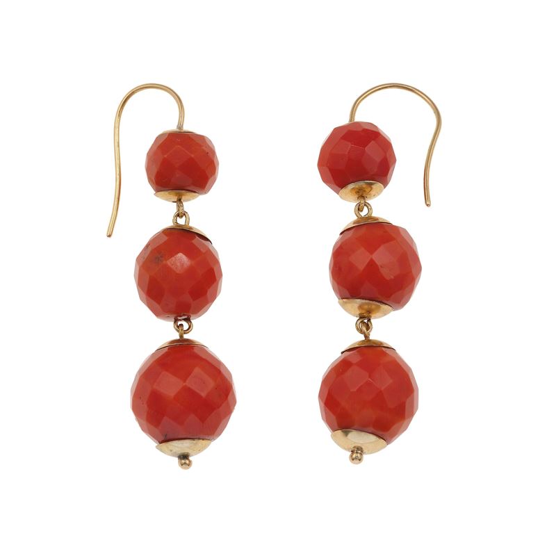 Pair of coral and gold earrings  - Auction Fine Jewellery - Cambi Casa d'Aste