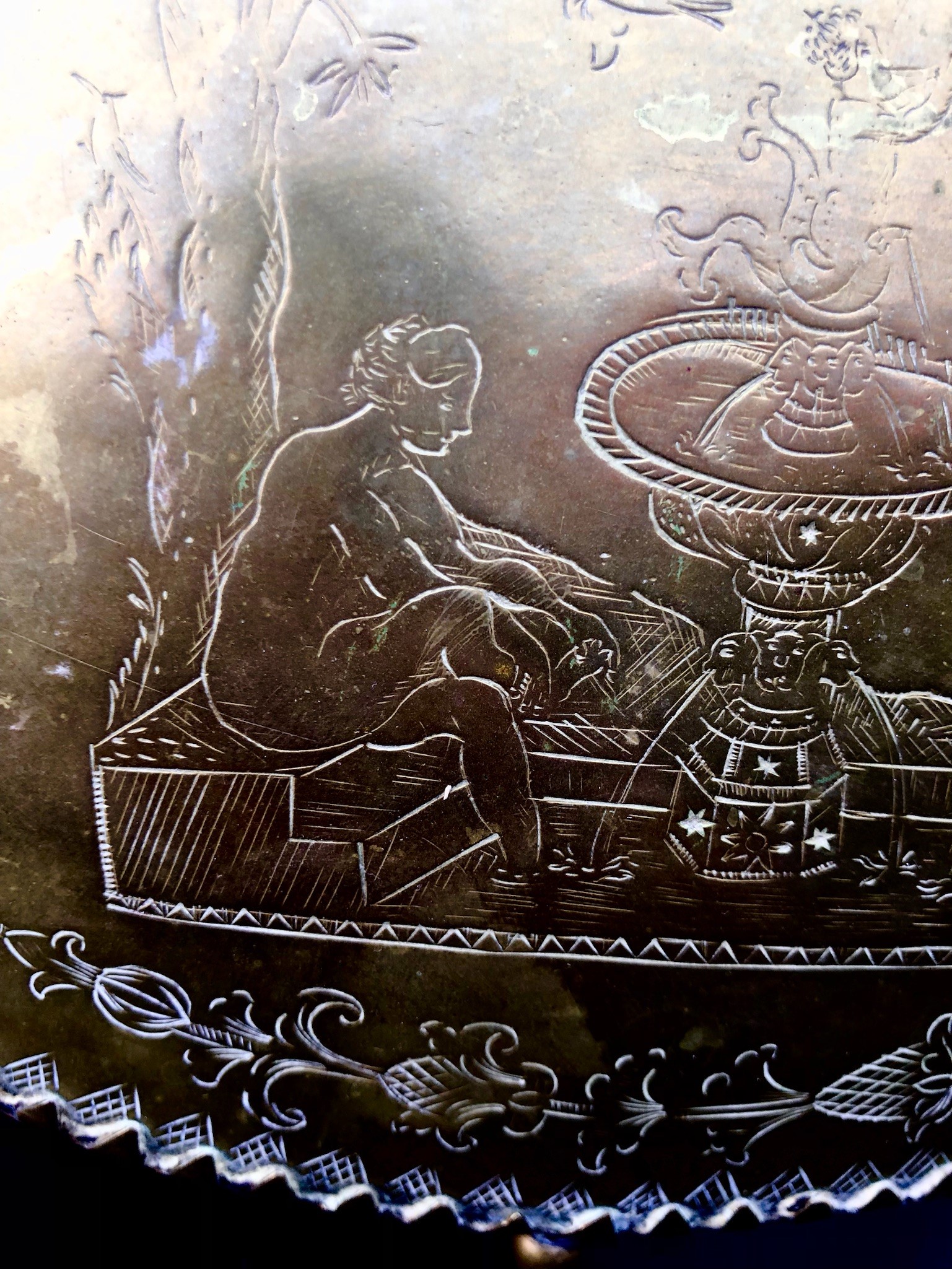 Scatola in Ottone Inciso Raffigurante Susanna al Bagno, XVIII Secolo