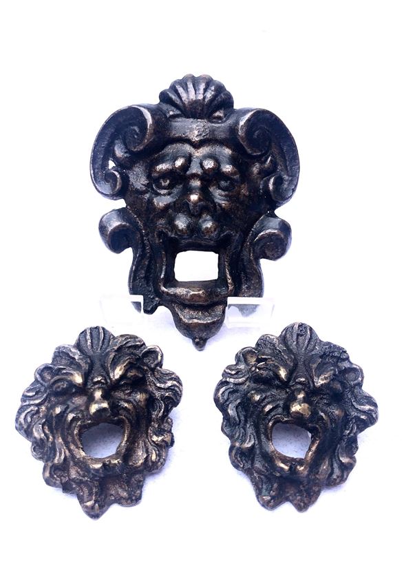 3 ANTICHI MASCHERONI IN BRONZO