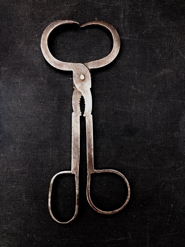 ANTICO UTENSILE IN FERRO FORGIATO