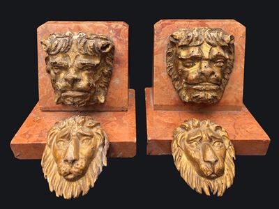 2 Coppie di Antichi Leoni Scolpiti e Dorati