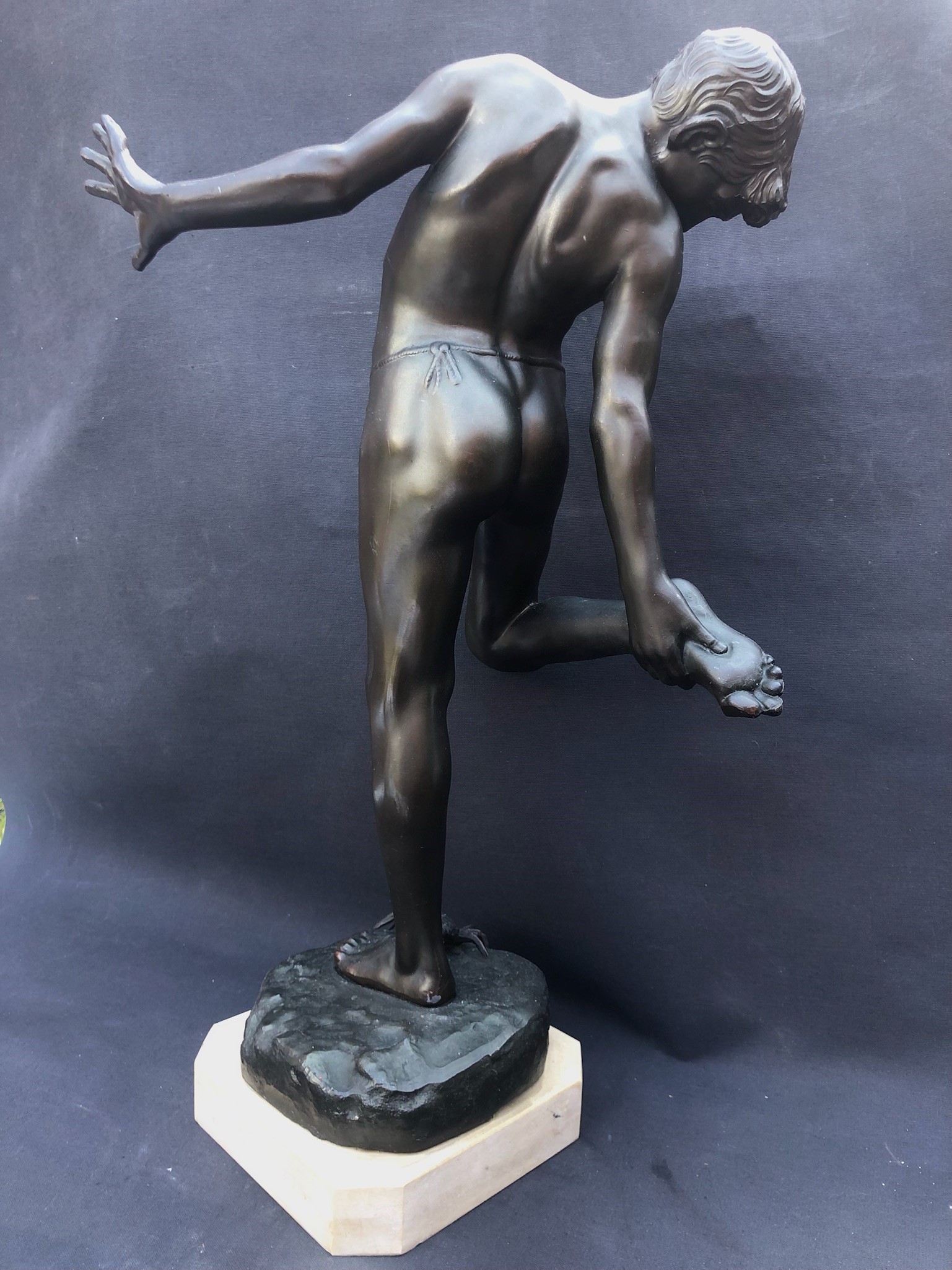 Annibale De Lotto (1877-1932), Ragazzo Morso da un Granchio