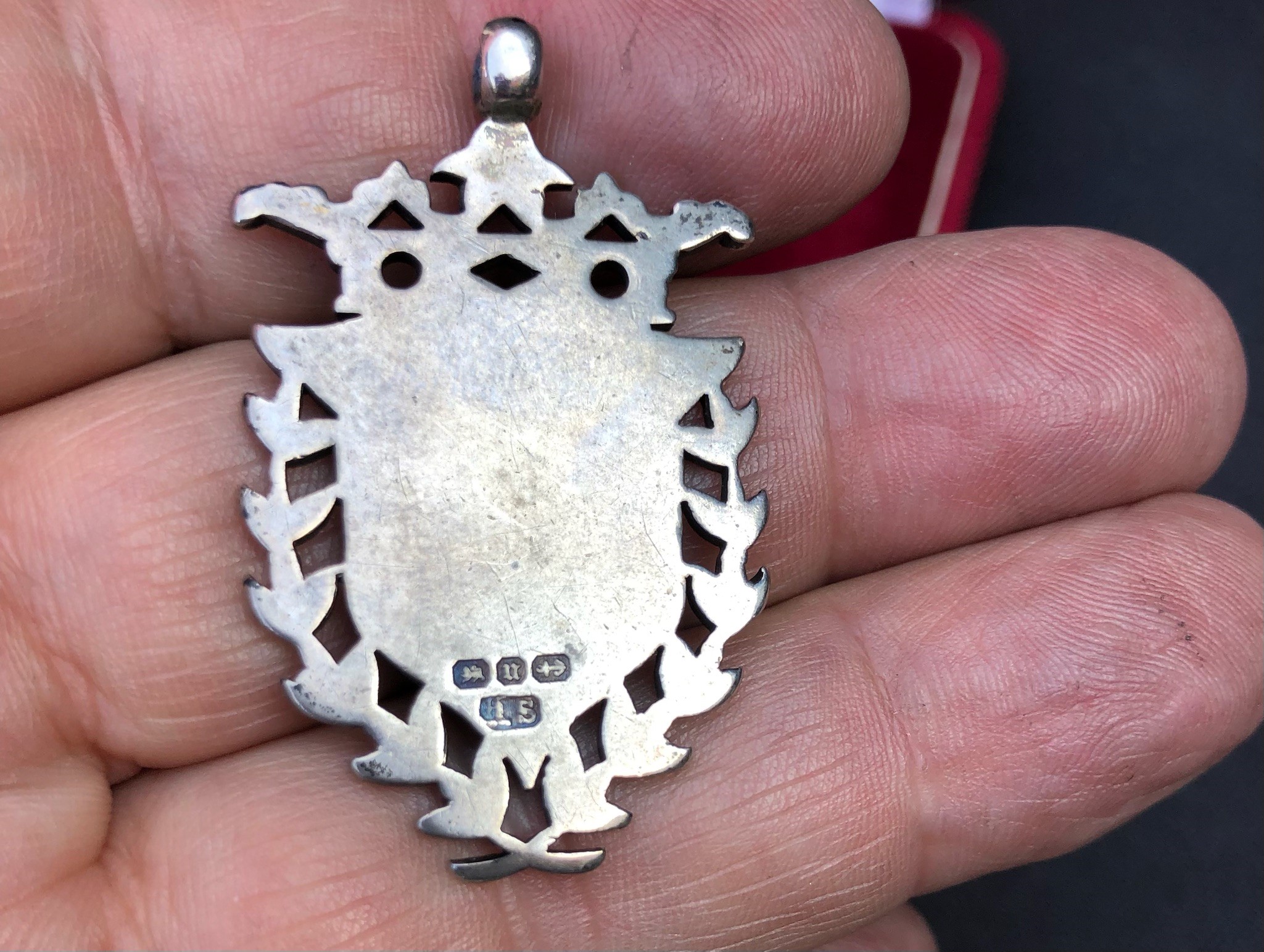 2 Pendenti in Argento e Argento Dorato, Entrambi Marchiati. Inghilterra XIX Secolo