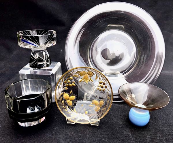 LOTTO DI 5 VETRI DI DIVERSA EPOCA E FORMA