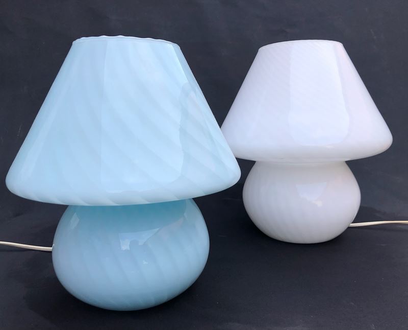2 LAMPADE DI CUI UNA GAMBARO & POGGI MURANO 1980 Ca.  - Asta Art & Trouvailles. Oltre 200 lotti ad offerta libera - Cambi Casa d'Aste
